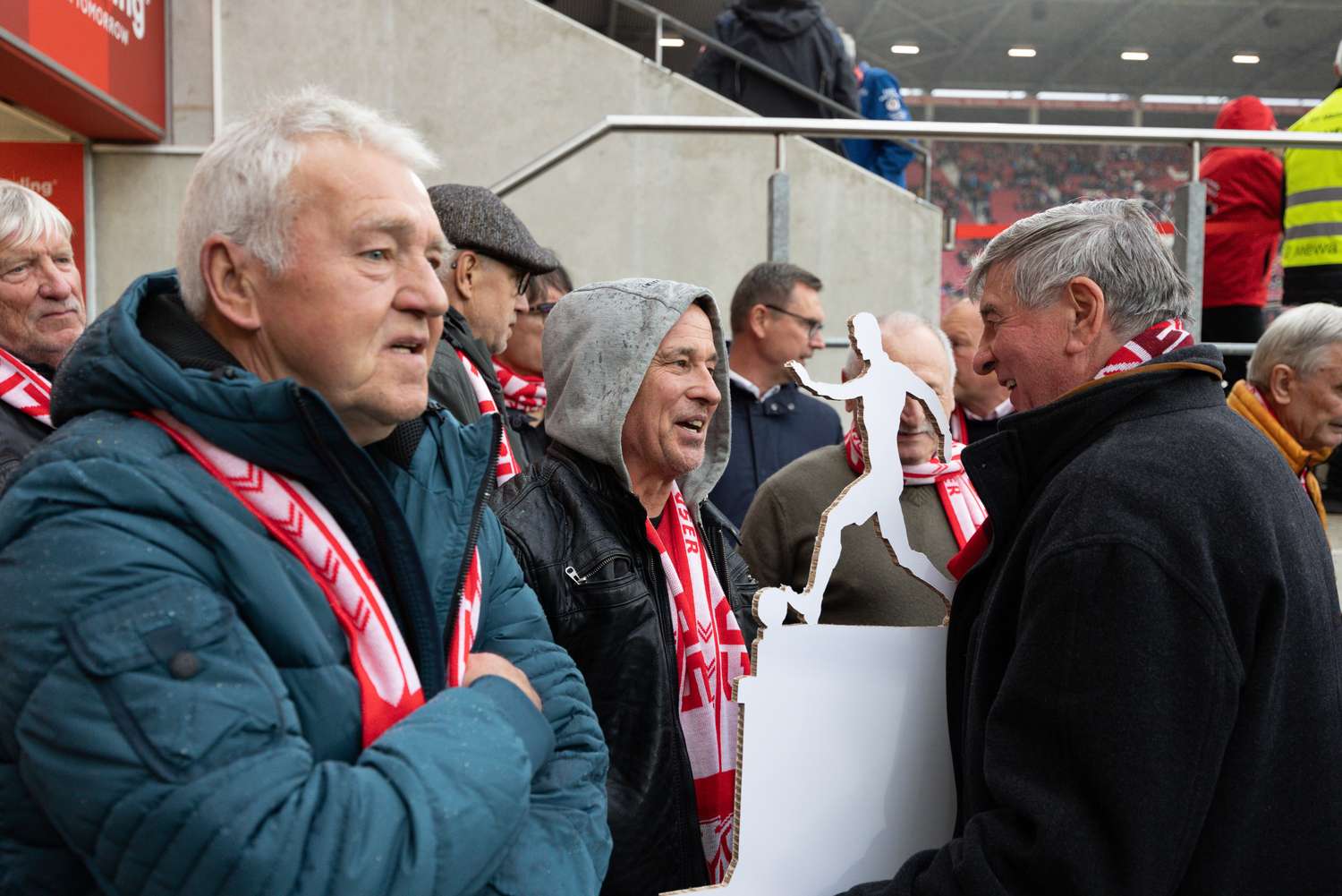 1. FSV Mainz 05 - Meistermannschaft Von 1982 Bei Heimspiel Bejubelt